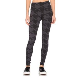 Alo Yoga high waist airbrush leggings houndstooth